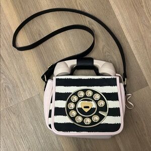 BETSEY JOHNSON PHONE PURSE